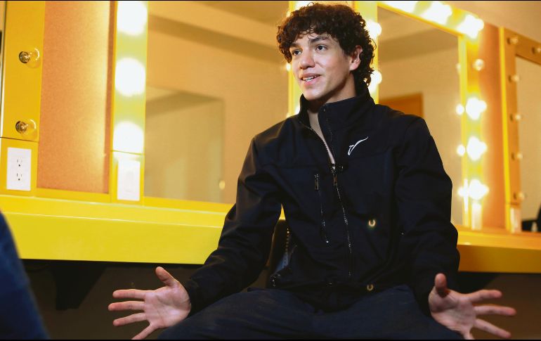 El bailarín, durante un descanso en el rodaje de la cinta “El rey del mundo”. EFE