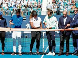 De izquierda a derecha, Naomi Osaka, Novak Djokovic, Serena Williams y Roger Federer inauguraron ayer el Abierto de Miami. EFE / J. Szenes