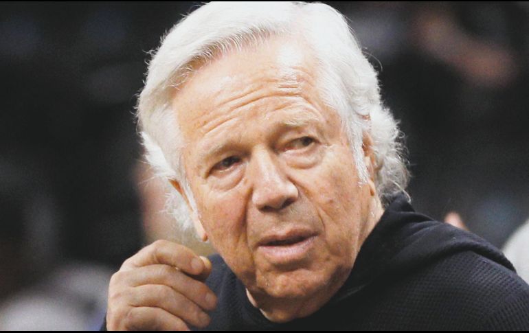 Robert Kraft comparecerá en una Corte de Miami el 28 de marzo. AFP