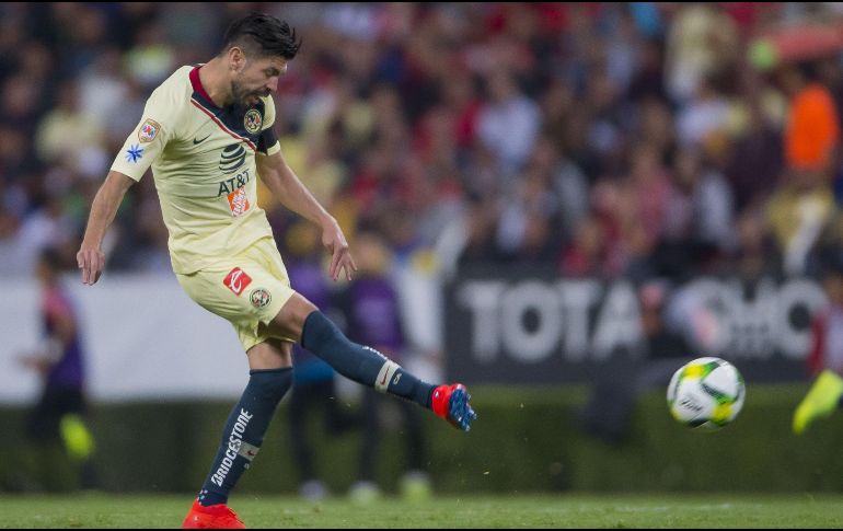 La novedad es la presencia de Oribe Peralta, quien estuvo poco más de dos meses ausente; 13 jugadores seleccionados y el técnico Miguel Herrera no realizaron el viaje. MEXSPORT / ARCHIVO