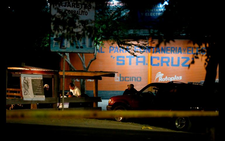 Personal del Servicio Médico Forense labora en la recolección de evidencias. AFP/U. Ruiz
