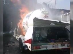 Peritos en criminalística acudieron al lugar para recabar evidencias y elaborar los dictámenes correspondientes. TWITTER / @vialhermes