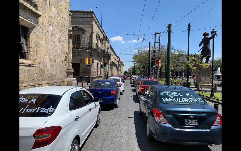 Los manifestantes contemplan dejar de circular pues tienen miedo de que les retiren sus vehículos de circulación por el inclumplimiento de la empresa. EL INFORMADOR/ J. Alcaraz