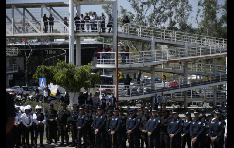 Guadalajara no solo perdió a dos más de sus elementos, los homicidas arrebataron a dos hijos, padres y hermanos. EL INFORMADOR/ F. Atilano