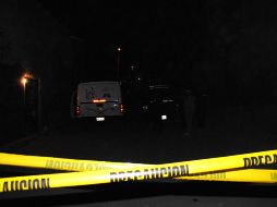 Las personas que se acercaron al lavantamiento aseguran no conocer al occiso. EL INFORMADOR / ARCHIVO