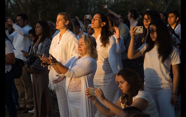 Desde muy temprano este jueves, personas llegaron a Dzibilchaltún, Yucatán. El equinoccio de primavera se registró oficialmente el 20 de marzo a las 15:58, hora central de México.