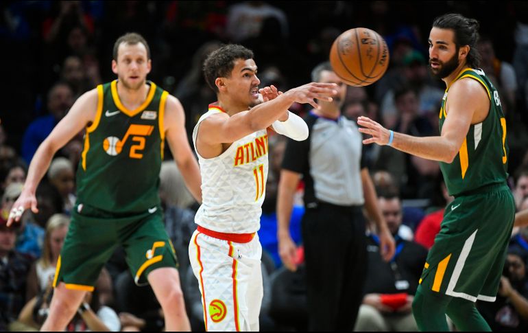 Trae Young fue el mejor jugador de Atlanta, anoche contra Utah. AP/J. Amis