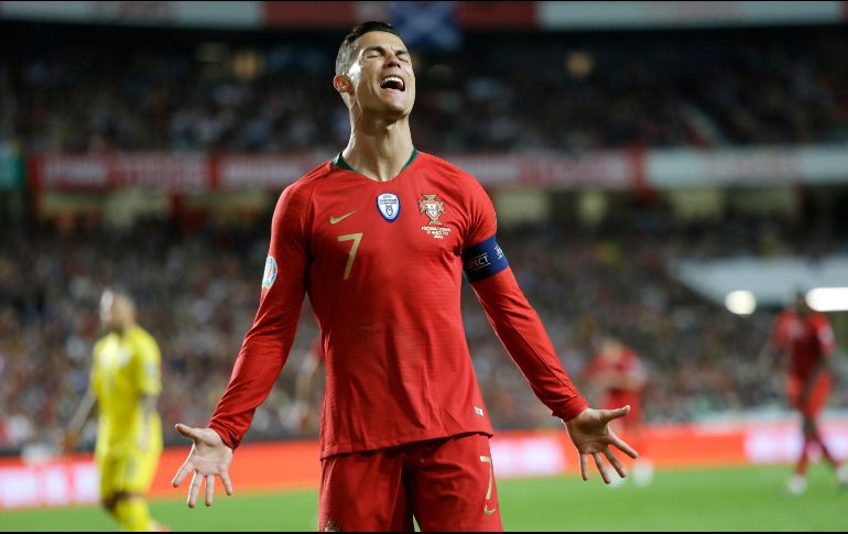 Cristiano genera peligro, pero puede más la organización de la defensa de Ucrania. AP/A. Franca