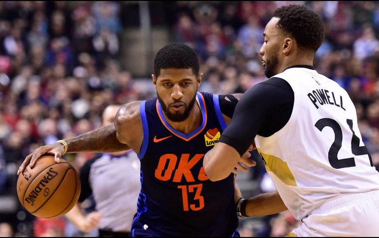 Paul George (#13) fue un dolor de cabeza para los Raptors. El alero de Oklahoma encestó 28 puntos. AP/F. Gunn