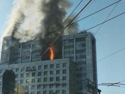 En el lugar se encuentra la Fiscal de Coyoacán que abrió una carpeta de investigación de oficio para determinar las causas del incendio en Conagua. NTX / ESPECIAL