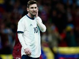 La AFA dio a conocer la baja del delantero del Barcelona para el amistoso ante Marruecos, luego de que se lesionara en el partido contra Venezuela del pasado viernes. AFP / ARCHIVO