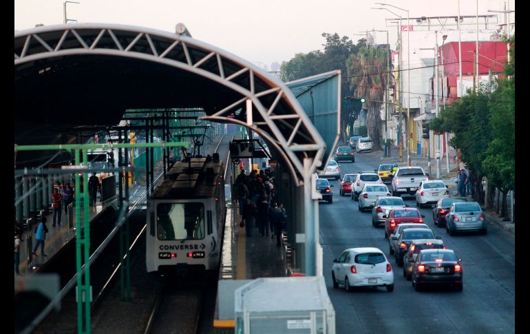 Según autoridades, al momento los trenes estarán circulando en los horarios pico: de 6:20 a 9:50 horas y de 17:25 a 20:50 horas. ESPECIAL/ Gob. de Jalisco