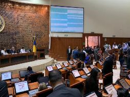 Por otra parte, los diputados avalaron desechar solicitudes de suspensión contra los presidentes municipales de Guadalajara, Zapopan, Puerto Vallarta y Tonalá. TWITTER/ @LegislativoJal