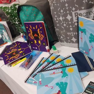 Preparan entrega de mochilas, útiles y zapatos