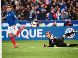 Antoine Griezmann marcó el cuarto, y el 28 con los Bleus. AFP
