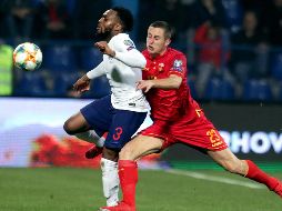 Danny Rose fue el blanco de un nuevo episodio de racismo en el futbol europeo. EFE