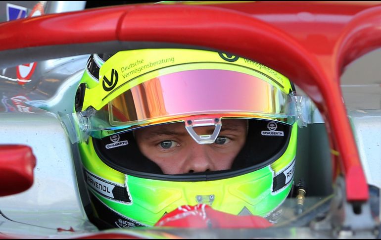 Mick Schumacher ya debutó en Fórmula 2, la antesala del máximo circuito. AP