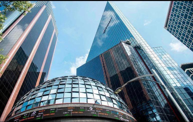 El mercado accionario local opera con un volumen de 827 mil 458 títulos, por un importe de 43.74 millones de pesos. AFP / ARCHIVO