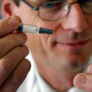 Condado de NY veta de espacios públicos a niños sin vacunar