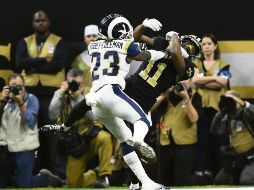 Esta jugada en el campeonato de la NFC en la que no se marcó interferencia de pase dio pie al cambio en la regla. AFP