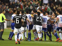 ''Quiero ofrecerle una disculpa a los compañeros de @Albirroja y afición por lo sucedido, porque a mi entender no es el ejemplo correcto para niños y jóvenes, incluyendo mis hijos'', concluye el futbolista del Monterrey. MEXSPORT / O. Aguilar