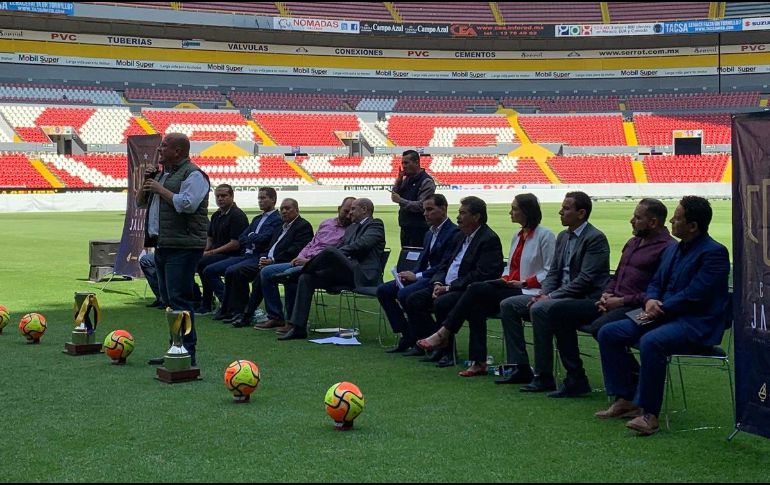 El premio para los ganadores del torneo será un viaje a España para enfrentar a equipos de divisiones inferiores y ver jugar al Real Madrid. @copa_jalisco