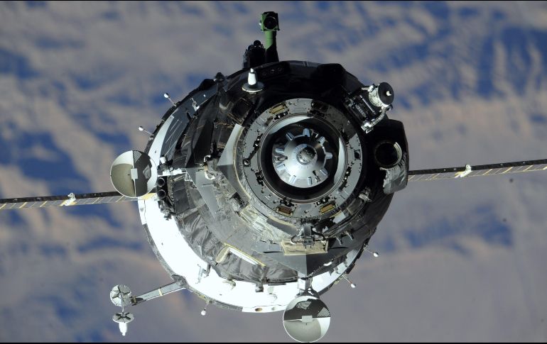 El Colector de Escombros Espaciales (SCM) transporta a bordo dos redes de titanio que primero recolectan, para después comprimirse. EFE / ARCHIVO