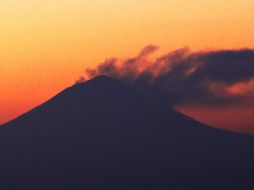 El Popocatépetl visto desde Ciudad de México este jueves. AP/M. Ugarte