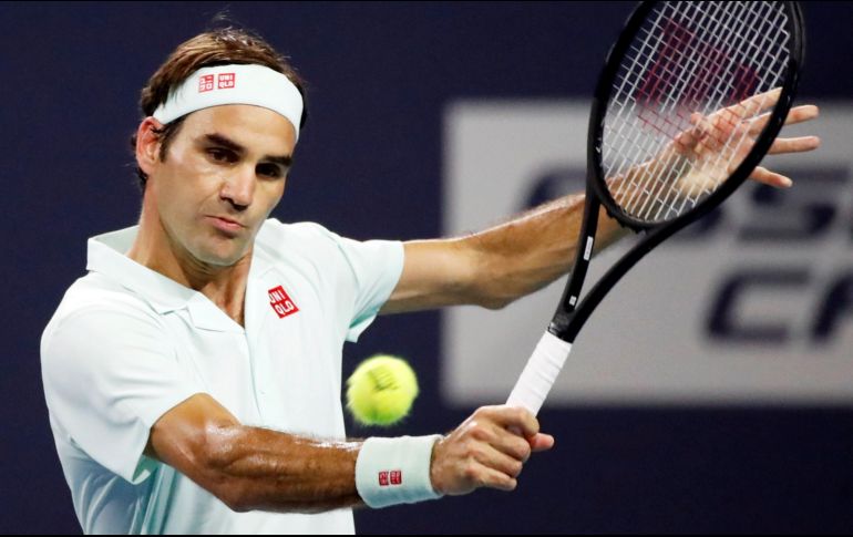 El tenista suizo va por su cuarto campeonato en Miami. EFE/J. Szenes