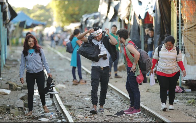El contingente, en su mayoría de Honduras, Guatemala, Nicaragua y El Salvador, partió a temprana hora hacia Mapastepec. EFE / ARCHIVO