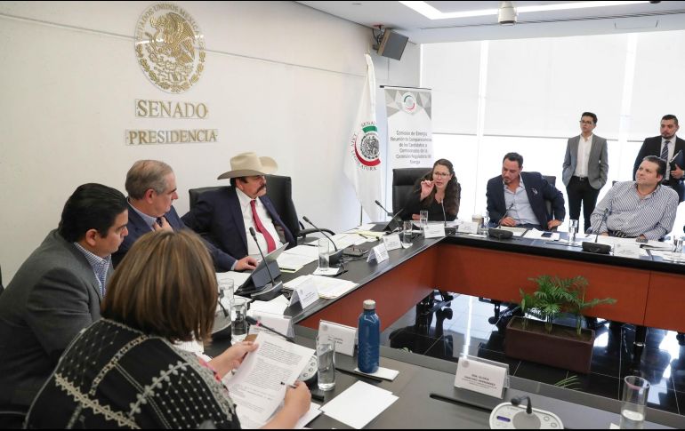 La reunión de la comisión fue instalada en un salón de escasos 10 metros por 14 metros y el evento estuvo desprovisto de cobertura institucional de video. ESPECIAL / senado.gob.mx