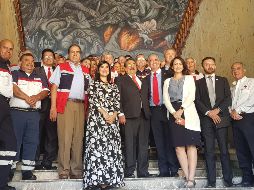 Grupo de voluntarios y funcionarios estatales en el arranque de la colecta anual. EL INFORMADOR/J. Armendáriz