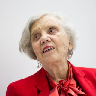 Elena Poniatowska lamenta muerte de Armando Vega Gil