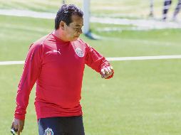 El DT interino de los rojiblancos tendrá cinco partidos para definir su futuro en el timón. MEXSPORT / ARCHIVO