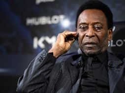 Luego de participar en un acto promocional el martes en París con el francés Kylian Mbappé, Pelé fue hospitalizado. AFP / ARCHIVO