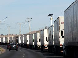 Fotogalería: Padecen por largas filas en cruces fronterizos