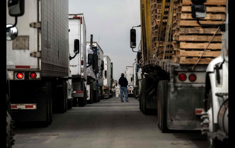 La espera, antes del cierre, era de dos a tres horas por la fila regular mientras que en la ágil era de alrededor de una hora para llegar a Estados Unidos. Hoy hay quienes han esperado hasta ocho horas para entregar la mercancía o simplemente para llegar a la caseta de revisión. AFP/G. Arias