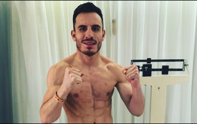 Chávez apuntó que contará en su esquina a una de las máximas figuras del boxeo mexicano como Daniel Zaragoza. TWITTER/@omarchavezz