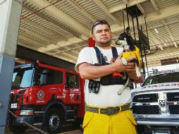 “Daisy” es parte de Protección Civil Zapopan. Tanto, que tiene su propio uniforme de la corporación. EL INFORMADOR / P. López