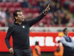 Alberto Coyote arrancó su etapa como estratega de Chivas con una derrota en casa ante Lobos BUAP. MEXSPORT