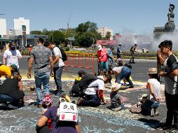 Alrededor de La Minerva se plasmó un mural y se escibieron mensajes para promover las buenas acciones en la vida diaria. EL INFORMADOR/A. Camacho