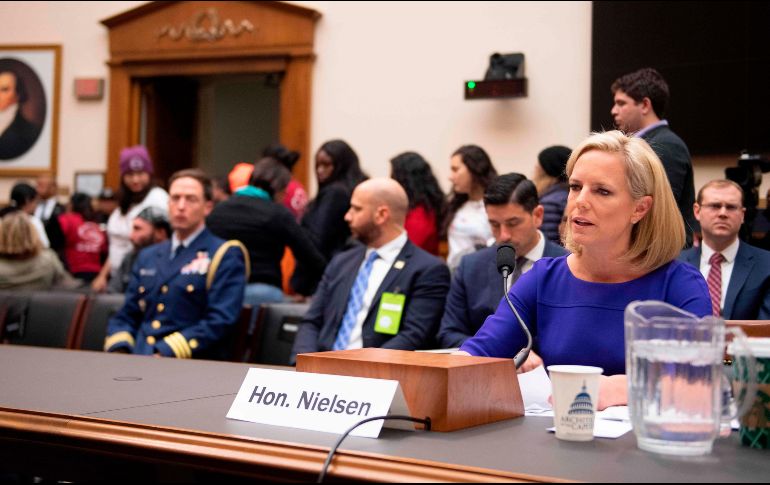 La funcionaria estuvo en el ojo del huracán por la política de separación de familias de migrantes en 2018. ARCHIVO / AFP