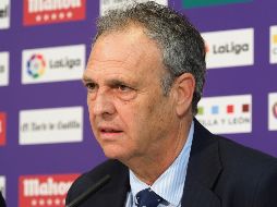 ''Sabéis que me hierve la sangre roja, pero ha habido un pique entre la sangre blanca y la roja, y me han dicho que tengo una leucemia crónica'', comentó el domingo el entrenador de 63 años. EFE / R. García