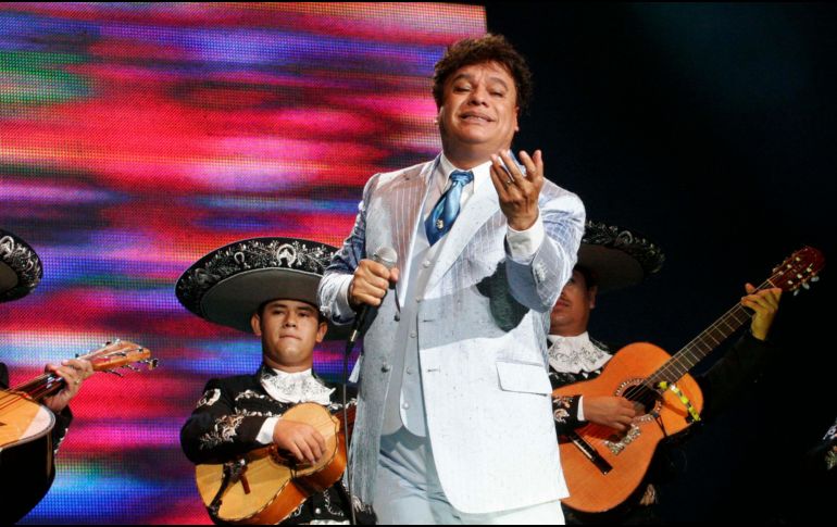 Joaquín Muñoz, ex representante de Juan Gabriel asegura que el cantautor está vivo, y sostiene que será López Obrador quien determine el lugar y la fecha. SUN / ARCHIVO