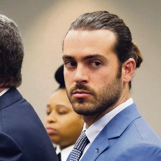 Pablo Lyle deja la corte bajo arresto