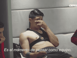 Alan Pulido es uno de los jugadores que pareció sufrir más por el resultado. YOUTUBE/@Chivas