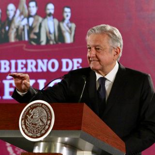 López Obrador propone al Infonavit prohibir desalojo de deudores de créditos