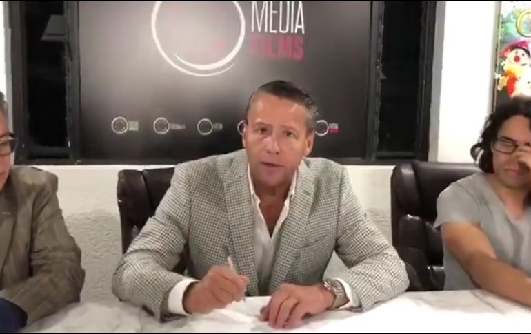 Adame asegura que buscó a una empresa para realizar el combate 