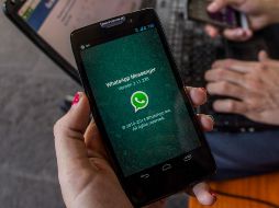 De acuerdo con WhatsApp, si el usuario desea que las personas no sepan de la actividad de la aplicación, cuenta con las opciones de desactivar la última conexión. EL INFORMADOR / ARCHIVO