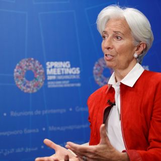 Retraso del Brexit da tiempo para negociar pero genera incertidumbre: Lagarde